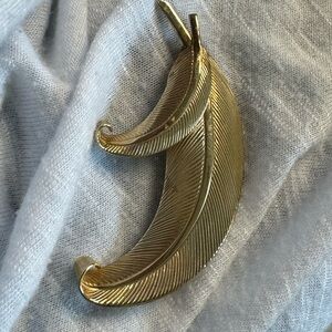 Vintage 12kt gf Winard brooch